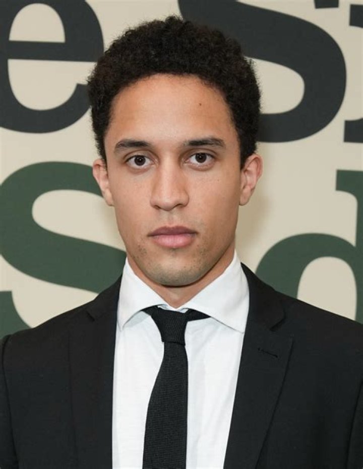 Aaron Kendrick De Niro's New Look