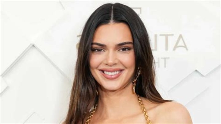 Kendall Jenner's Height, Weight & Body Stats Revealed